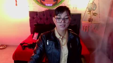 isabela online show from January 12, 3:45 am