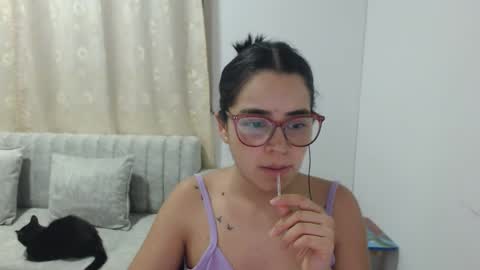 Emma online show from March 8, 3:54 am