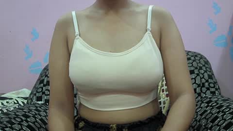 ishika_singh_ online show from July 28, 1:56 am