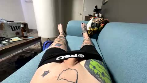 Snapshot of ishouldntbeonhereagain chatting on November 16, 9:59 am Daddy Master Master Daddy online show from November 16, 9:59 am