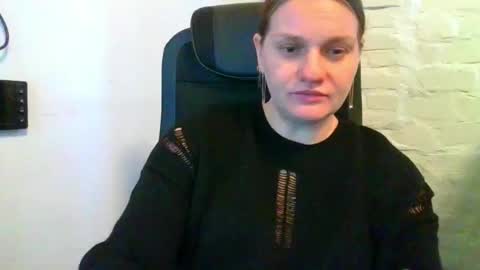 Snapshot of isingle_mom chatting on November 19, 5:51 am isingle_mom online show from November 19, 5:51 am