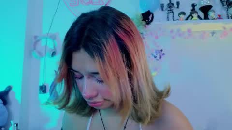 Isisjones18 online show from December 22, 7:33 pm