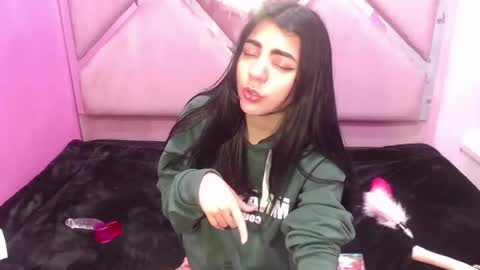 isisrousexx online show from January 9, 7:31 am