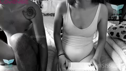 Snapshot of isissun03 chatting on November 4, 3:33 pm Isis SUN online show from November 4, 3:33 pm