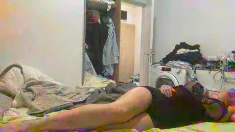 Snapshot of iskrenv chatting on November 17, 8:47 pm iskrenv online show from November 17, 8:47 pm