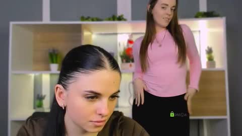 isla_dior online show from February 23, 5:54 pm