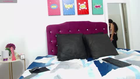 isla_rosess online show from October 4, 2:04 pm