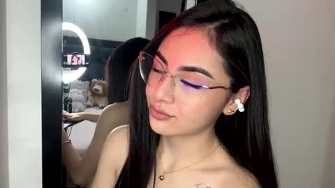 Snapshot of islacole chatting on October 25, 1:24 am Cute Isla  online show from October 25, 1:24 am