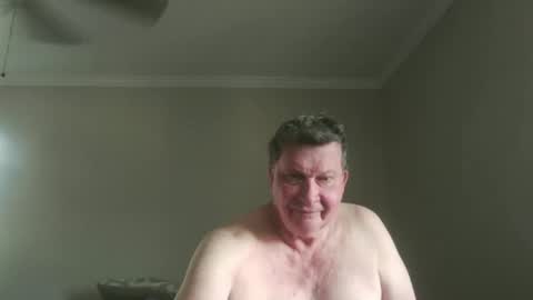 island625103 online show from September 14, 4:17 pm