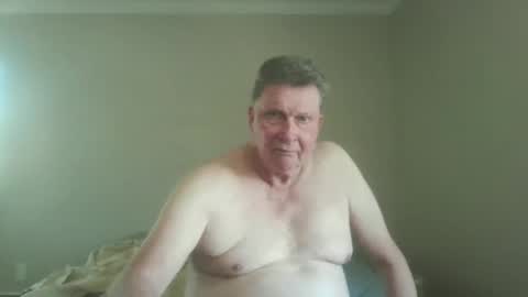 island625103 online show from October 3, 6:16 pm