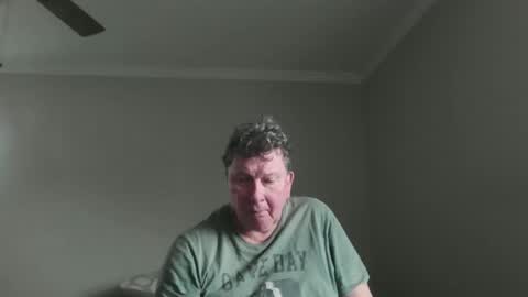 island625103 online show from January 5, 6:44 pm