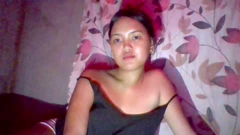 Snapshot of island_girl888 chatting on May 14, 11:17 am siri online show from May 14, 11:17 am