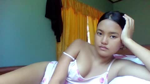 Snapshot of island_girl888 chatting on May 21, 2:18 am siri online show from May 21, 2:18 am
