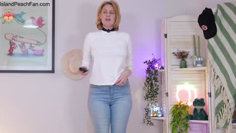 Lou  Peaches online show from March 21, 3:15 pm