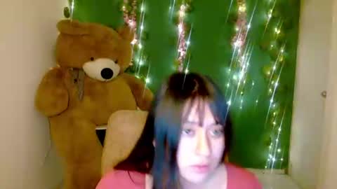 Snapshot of islarose338132 chatting on June 17, 3:46 pm islarose338132 online show from June 17, 3:46 pm