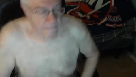 islesman22 online show from April 1, 9:21 am