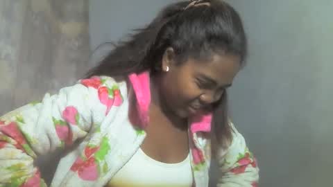 Snapshot of ismayrah chatting on June 1, 6:15 am ismayrah online show from June 1, 6:15 am