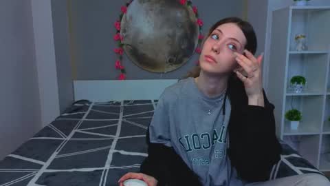 Emilia online show from February 25, 7:18 am