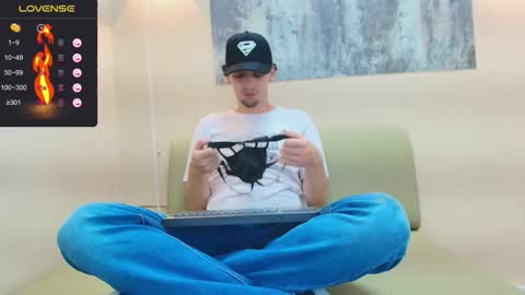 Snapshot of israel_gray chatting on November 15, 12:45 pm Israel online show from November 15, 12:45 pm