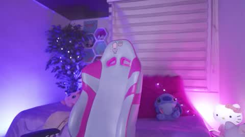 ISSA  online show from November 8, 12:55 am