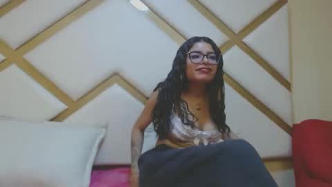 Snapshot of issaa_tyler chatting on May 10, 4:17 am Issa online show from May 10, 4:17 am