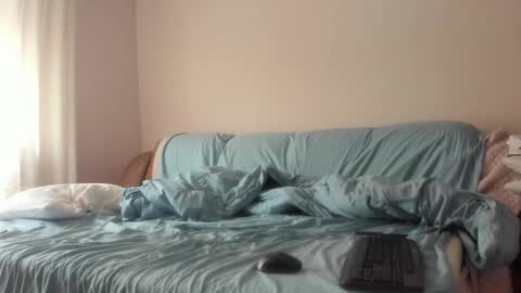 Issabelle online show from March 20, 6:40 am