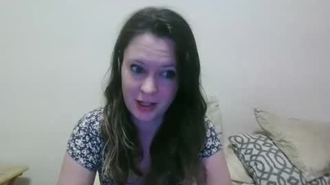 issamayy333 online show from October 10, 11:15 pm