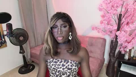 Iseey online show from April 3, 1:58 am