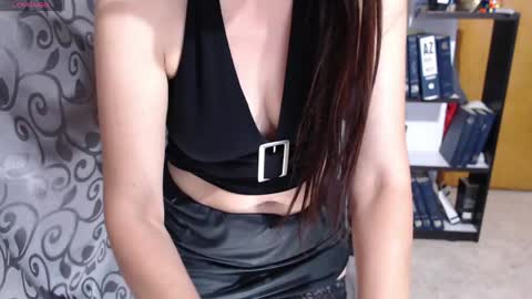 Issy online show from April 15, 10:22 am