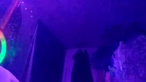 Snapshot of issyamazin667 chatting on October 19, 6:19 pm Girlnextdoor online show from October 19, 6:19 pm