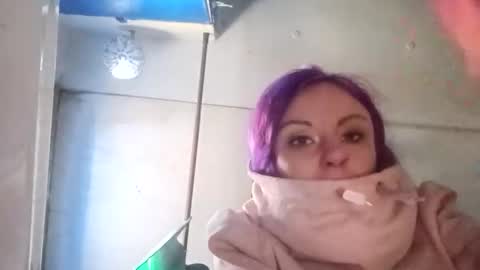 Snapshot of issyamazin667 chatting on November 30, 7:40 pm Girlnextdoor online show from November 30, 7:40 pm