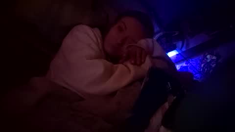 Snapshot of issyamazin667 chatting on December 5, 12:36 pm Girlnextdoor online show from December 5, 12:36 pm