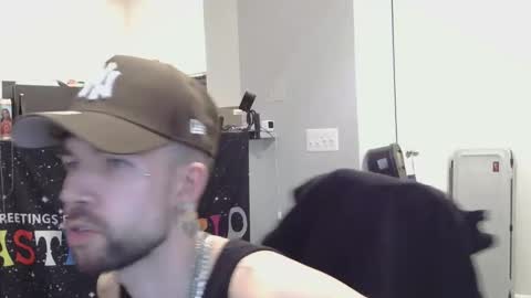 Snapshot of italian_stallionxo chatting on February 8, 10:24 pm Italian Stallion online show from February 8, 10:24 pm