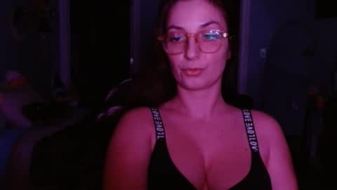 Bella Bloom online show from December 20, 6:29 am