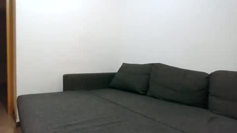 italianboybcn online show from January 6, 7:56 pm