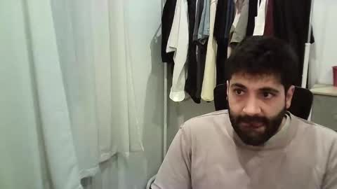 italianboybcn online show from November 20, 6:35 am