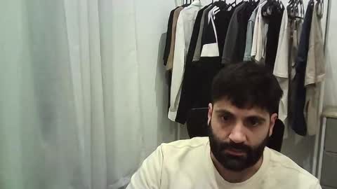 italianboybcn online show from January 6, 9:07 pm