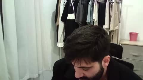 italianboybcn online show from January 8, 6:26 am