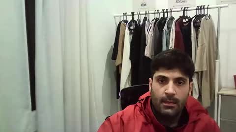 italianboybcn online show from January 11, 9:42 pm