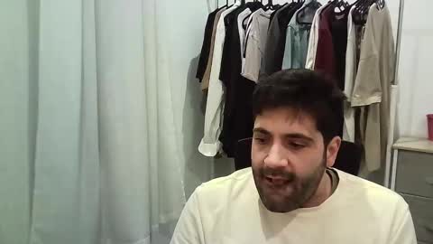 italianboybcn online show from January 13, 6:29 am