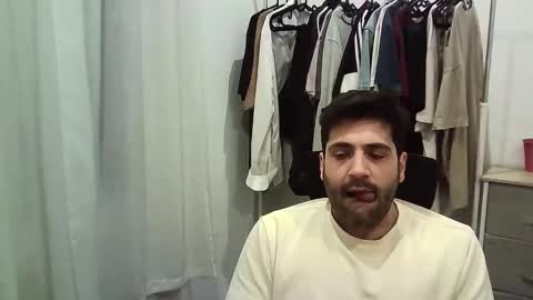 italianboybcn online show from January 14, 6:52 am