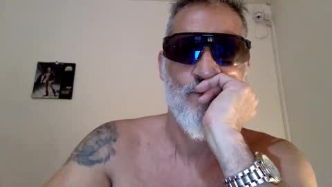 Snapshot of italiankingstripper chatting on January 16, 3:05 pm italiankingstripper online show from January 16, 3:05 pm