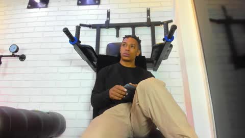 Italo Moore online show from December 3, 12:14 pm