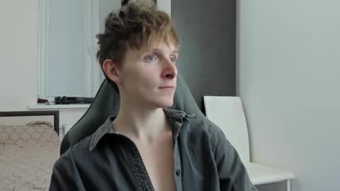 Ethan online show from November 28, 5:37 pm