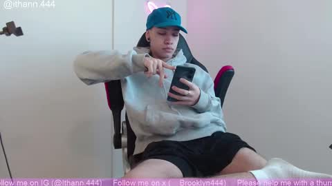 Snapshot of ithan_rose chatting on October 21, 1:01 pm Ithan online show from October 21, 1:01 pm