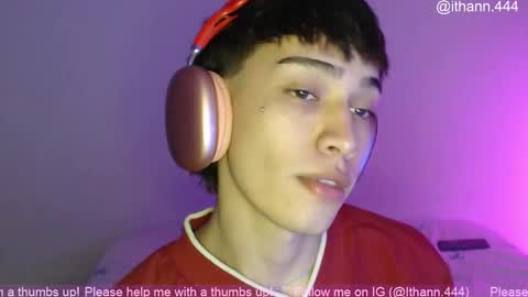 Snapshot of ithan_rose chatting on December 15, 3:00 am Ithan online show from December 15, 3:00 am