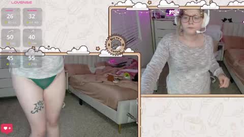 Snapshot of ithuriella chatting on May 20, 2:51 am ithuriella online show from May 20, 2:51 am