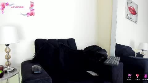 Snapshot of its__angelica_ chatting on June 26, 6:56 pm Angelica online show from June 26, 6:56 pm