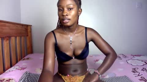 Snapshot of its_miah chatting on May 24, 12:10 pm miah online show from May 24, 12:10 pm