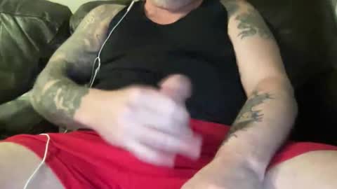 Snapshot of itsallover2 chatting on March 23, 12:20 pm itsallover2 online show from March 23, 12:20 pm